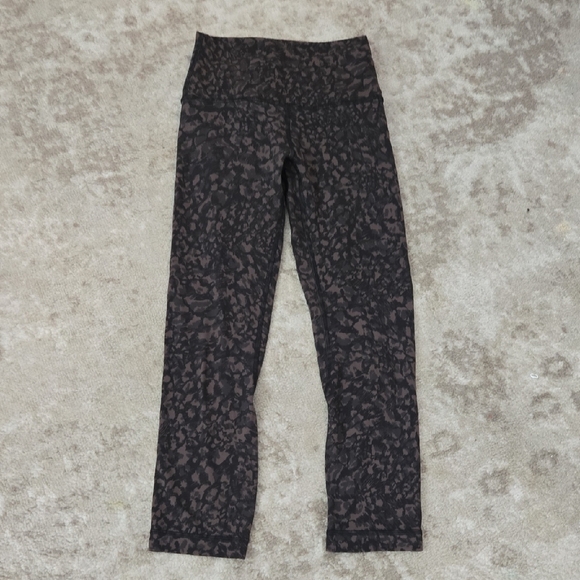 Lululemon Brown Black Leopard Print Crop Leggings Size 2 - Picture 1 of 5